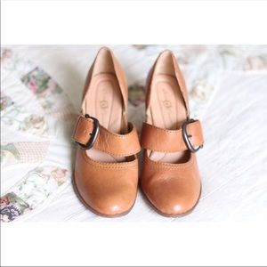 Size 9 Born Crown Heels